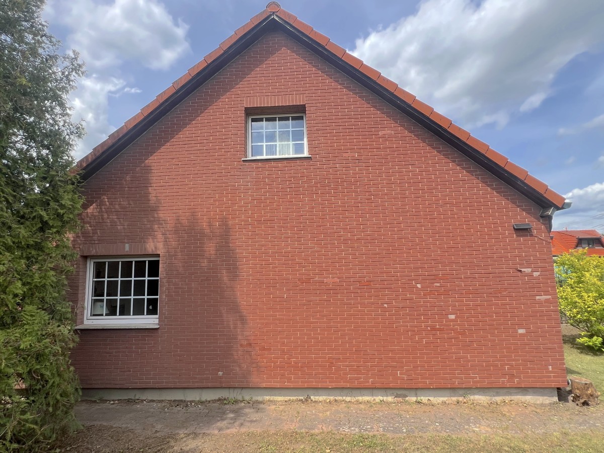 PROVISIONSFREI |133 m² Doppelhaushälfte mit Garage, Kamin, Pool, Teich auf 755m² Grundstück