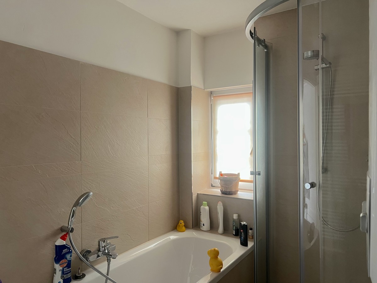 PROVISIONSFREI |133 m² Doppelhaushälfte mit Garage, Kamin, Pool, Teich auf 755m² Grundstück