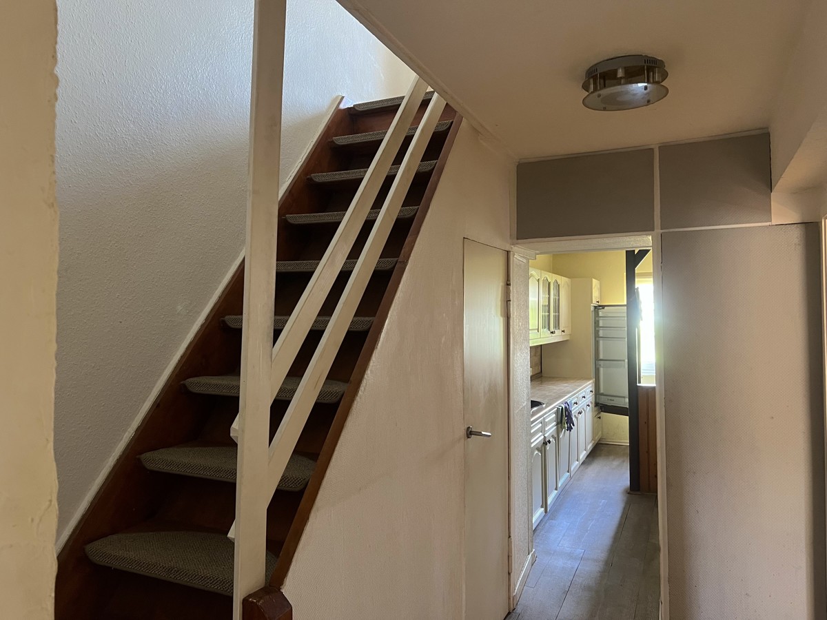 PROVISIONSFREI |133 m² Doppelhaushälfte mit Garage, Kamin, Pool, Teich auf 755m² Grundstück