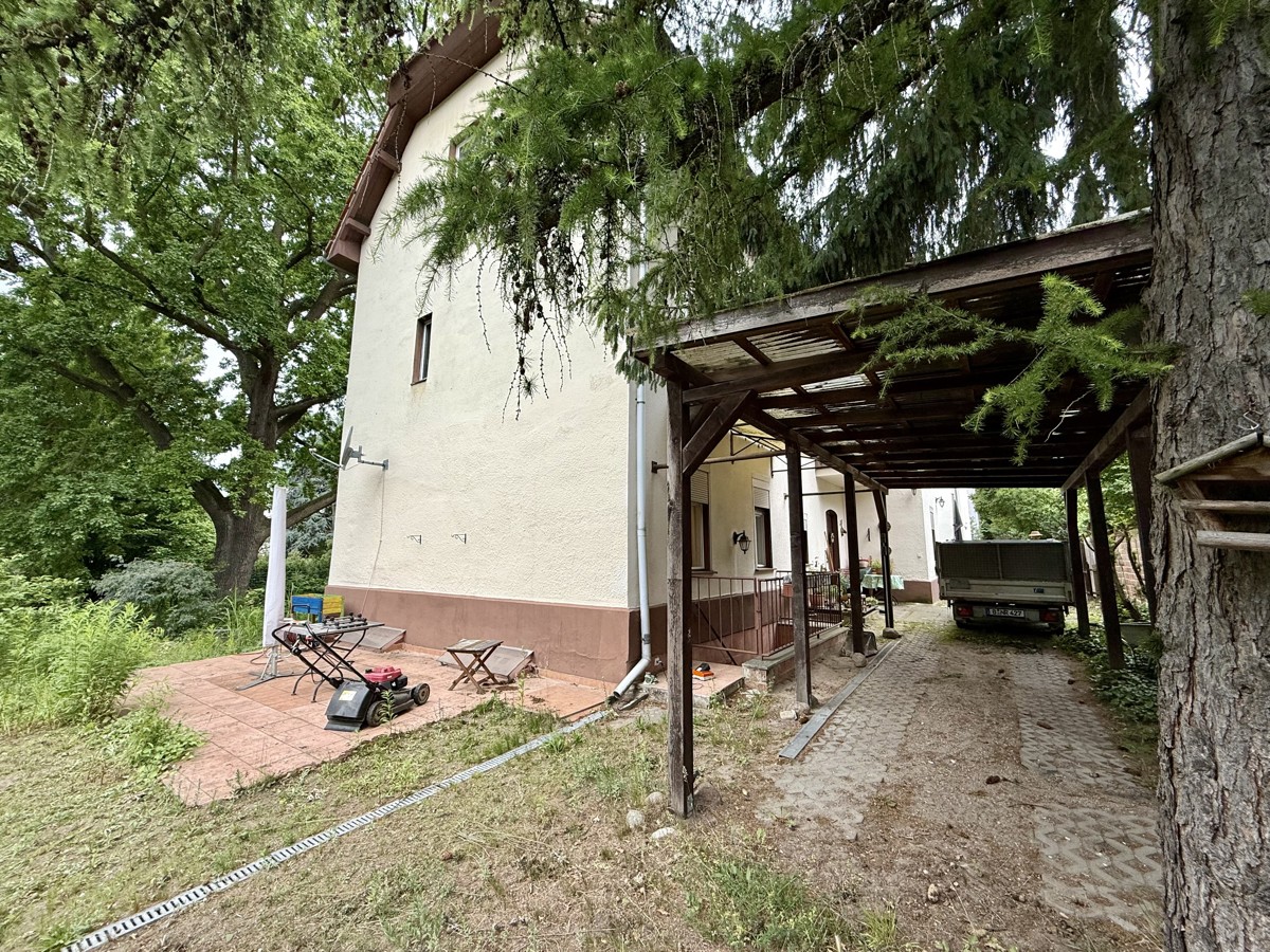 RESERVIERT | Erdgeschosswohnung mit 3 Zimmer + 2 Zimmer im Dachgeschoss!