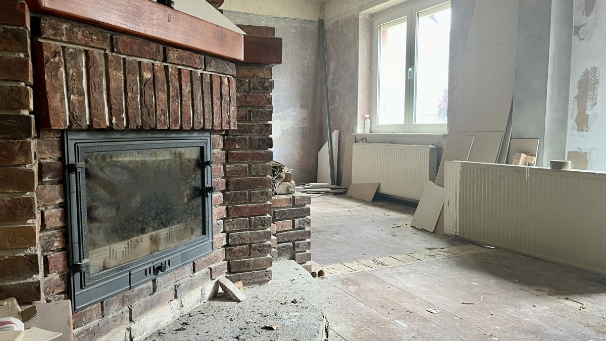 PROVISIONSFREI|Neuer Preis! Freistehendes Einfamilienhaus mit 5 Zimmern, Nebengelass und 3 Garagen