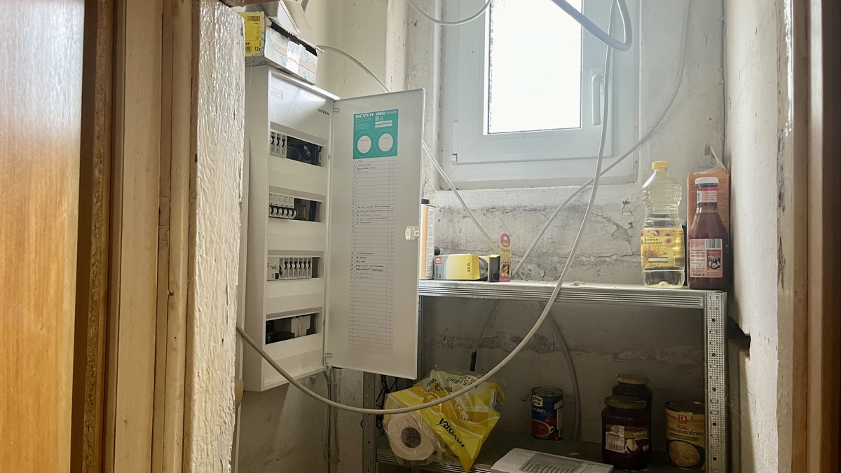 PROVISIONSFREI|Neuer Preis! Freistehendes Einfamilienhaus mit 5 Zimmern, Nebengelass und 3 Garagen