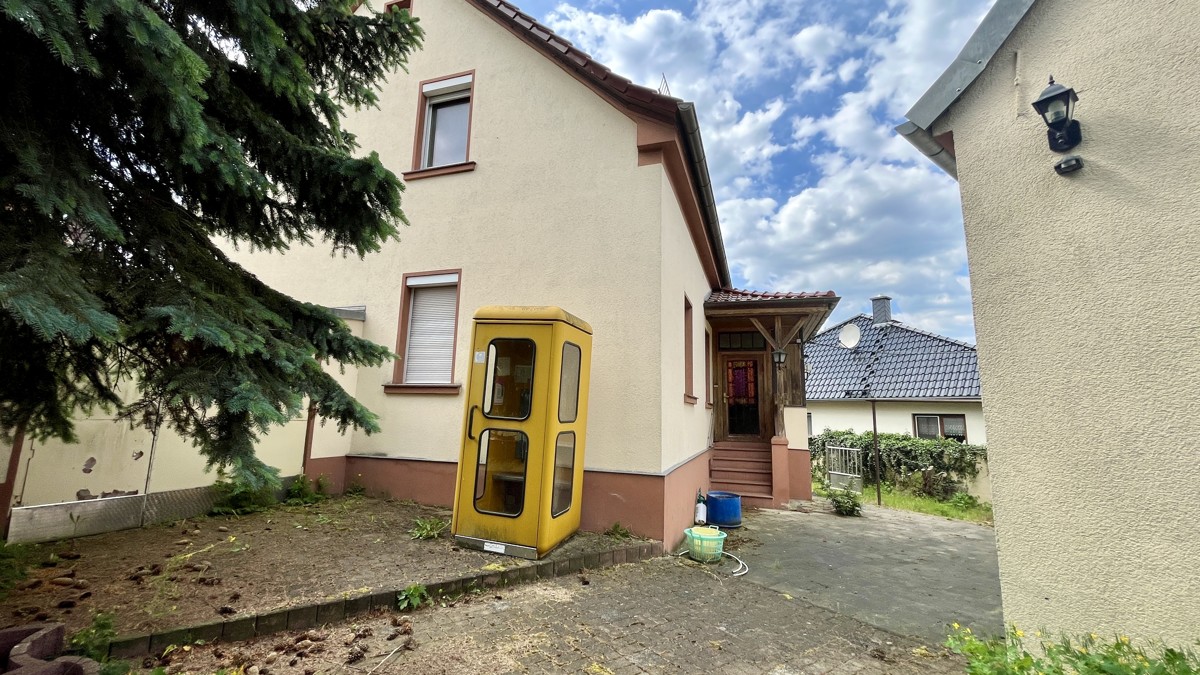 PROVISIONSFREI|Neuer Preis! Freistehendes Einfamilienhaus mit 5 Zimmern, Nebengelass und 3 Garagen