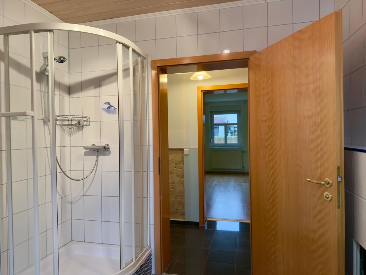 RESERVIERT | Einfamilienhaus mit Einlieger-Option & modernem Studio – perfekt für Familien