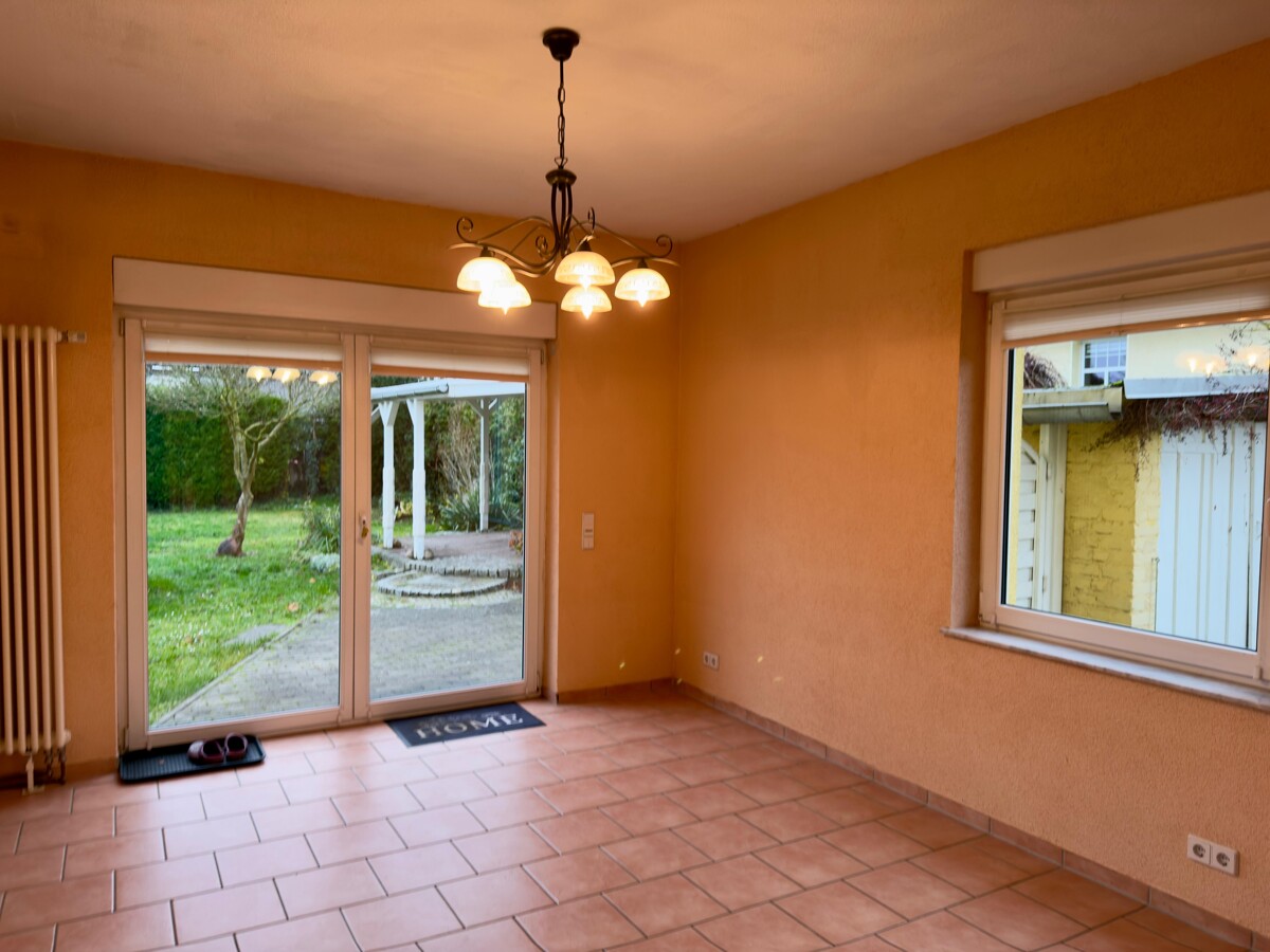 RESERVIERT | Einfamilienhaus mit Einlieger-Option & modernem Studio – perfekt für Familien