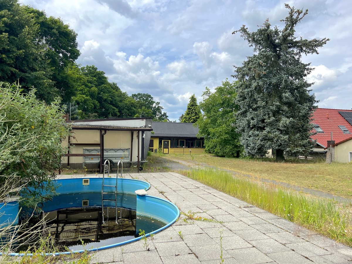 PROVISIONSFREI | Handwerkerobjekt auf großem Grundstück in ruhiger Lage