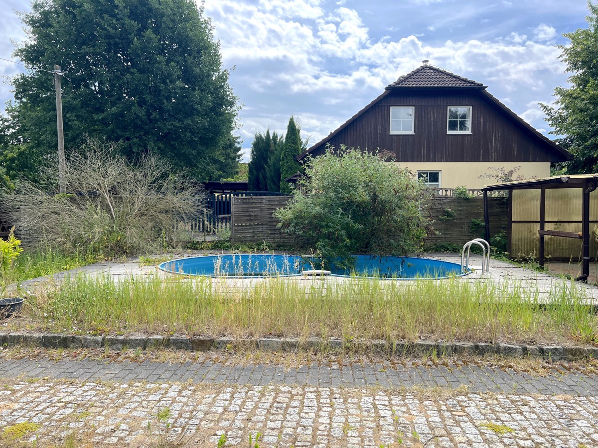 PROVISIONSFREI | Handwerkerobjekt auf großem Grundstück in ruhiger Lage