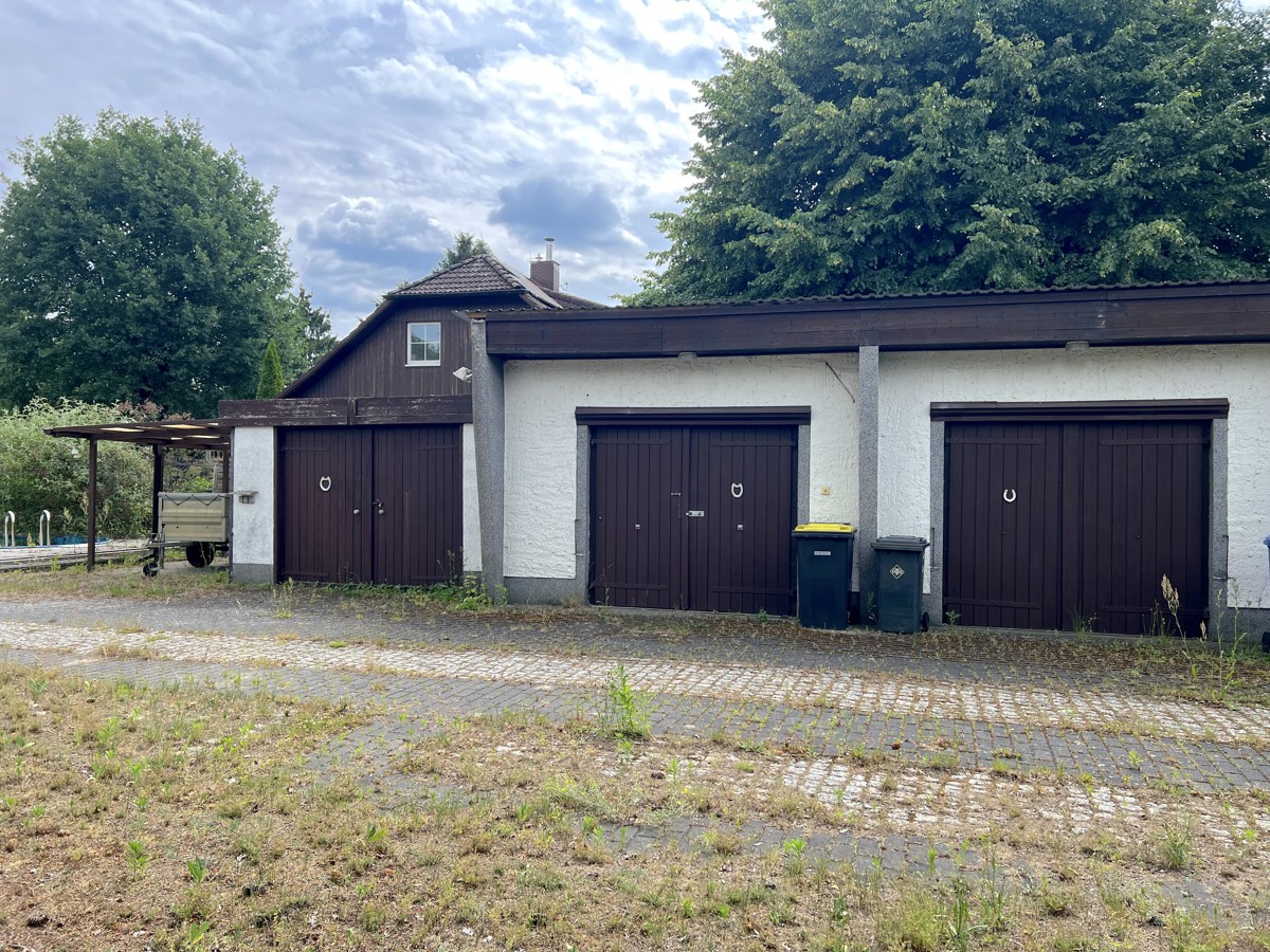 PROVISIONSFREI | Handwerkerobjekt auf großem Grundstück in ruhiger Lage