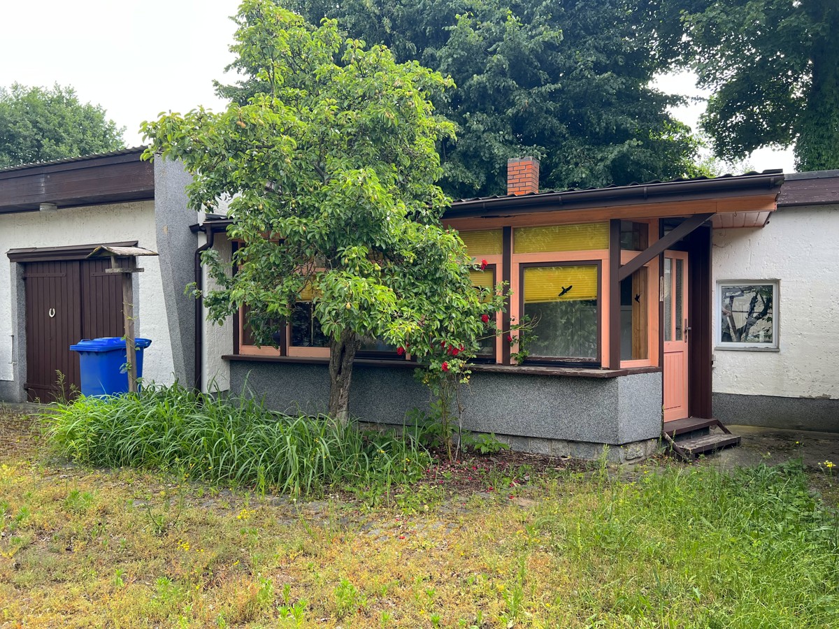 PROVISIONSFREI | Handwerkerobjekt auf großem Grundstück in ruhiger Lage