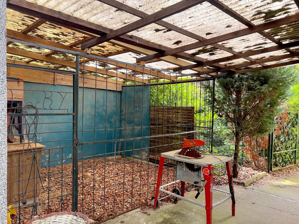 PROVISIONSFREI | Handwerkerobjekt auf großem Grundstück in ruhiger Lage