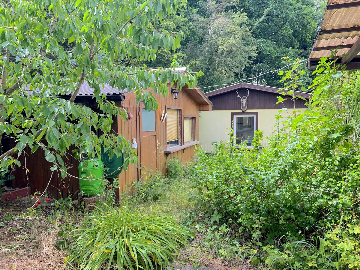 PROVISIONSFREI | Handwerkerobjekt auf großem Grundstück in ruhiger Lage