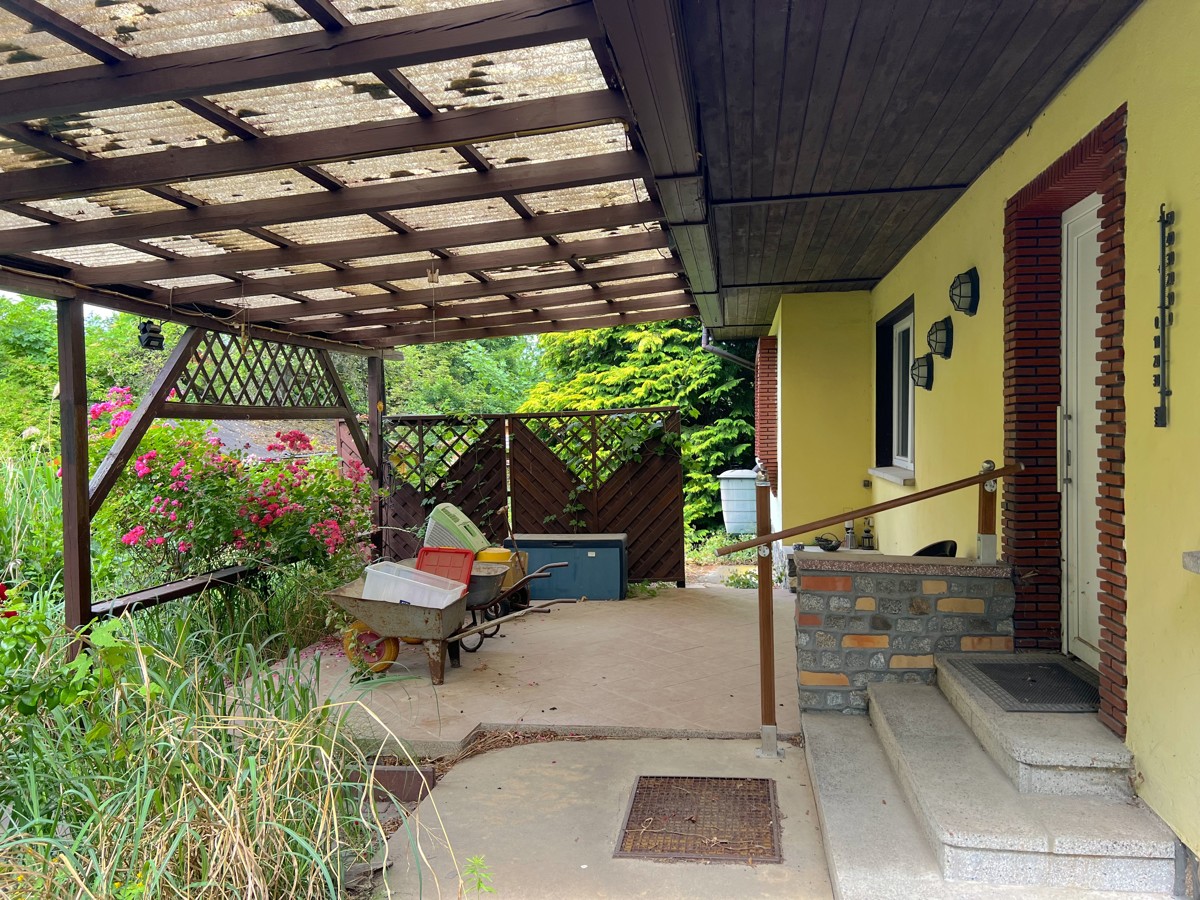 PROVISIONSFREI | Handwerkerobjekt auf großem Grundstück in ruhiger Lage