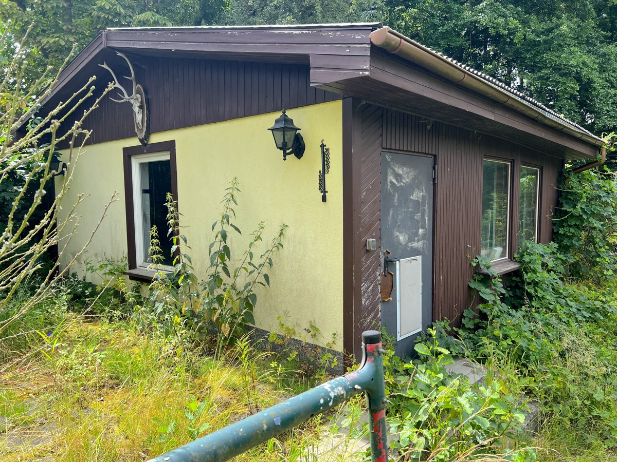 PROVISIONSFREI | Handwerkerobjekt auf großem Grundstück in ruhiger Lage