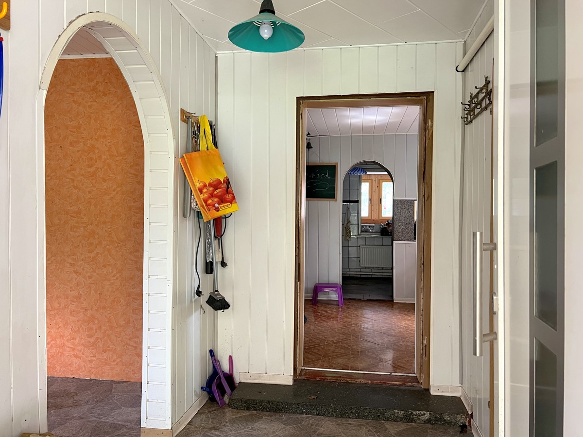 PROVISIONSFREI | Handwerkerobjekt auf großem Grundstück in ruhiger Lage