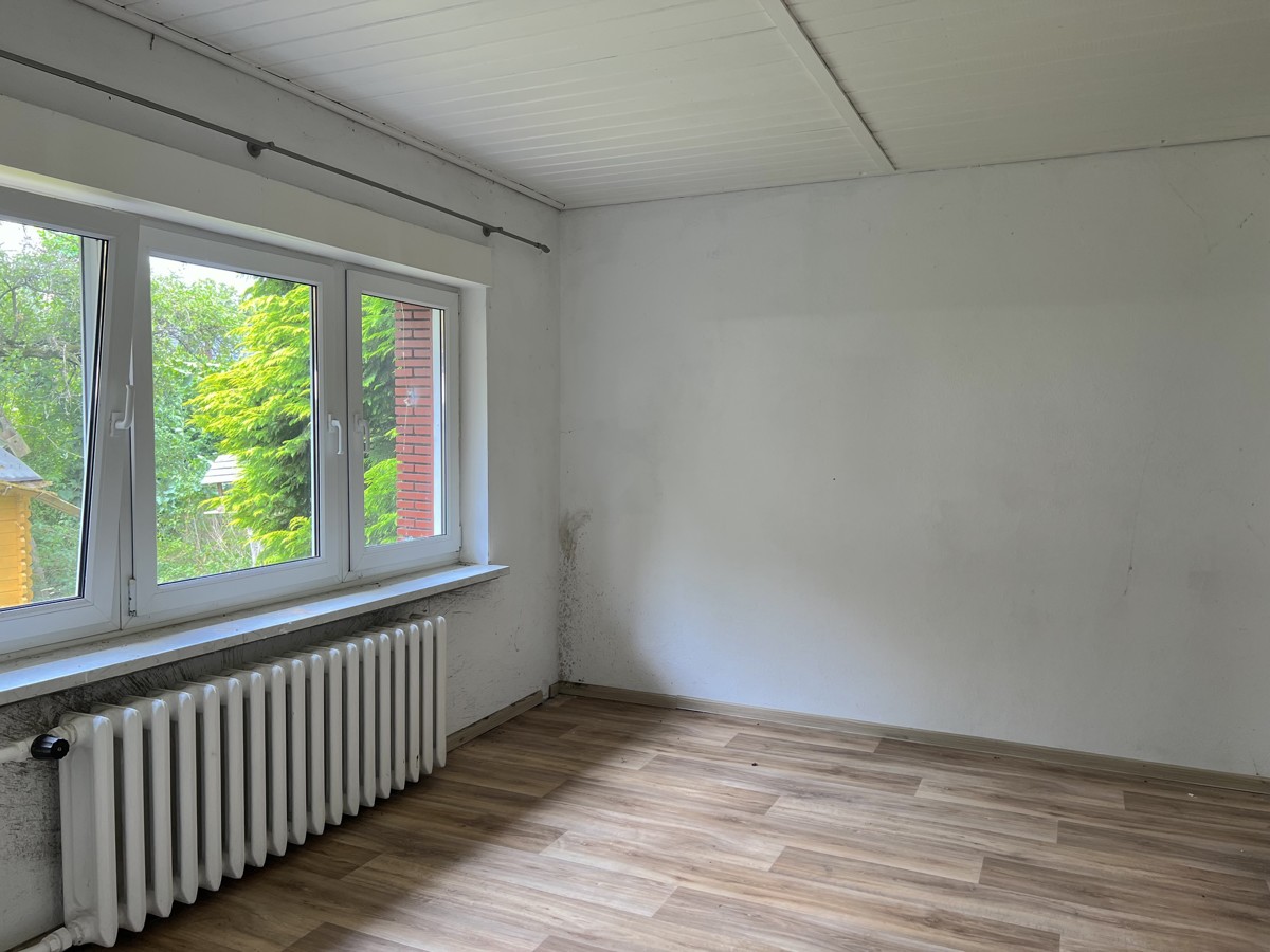 PROVISIONSFREI | Handwerkerobjekt auf großem Grundstück in ruhiger Lage