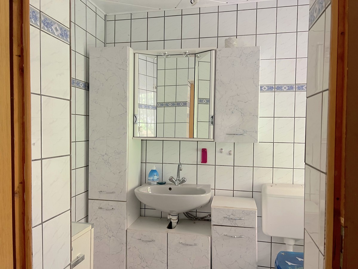 PROVISIONSFREI | Handwerkerobjekt auf großem Grundstück in ruhiger Lage