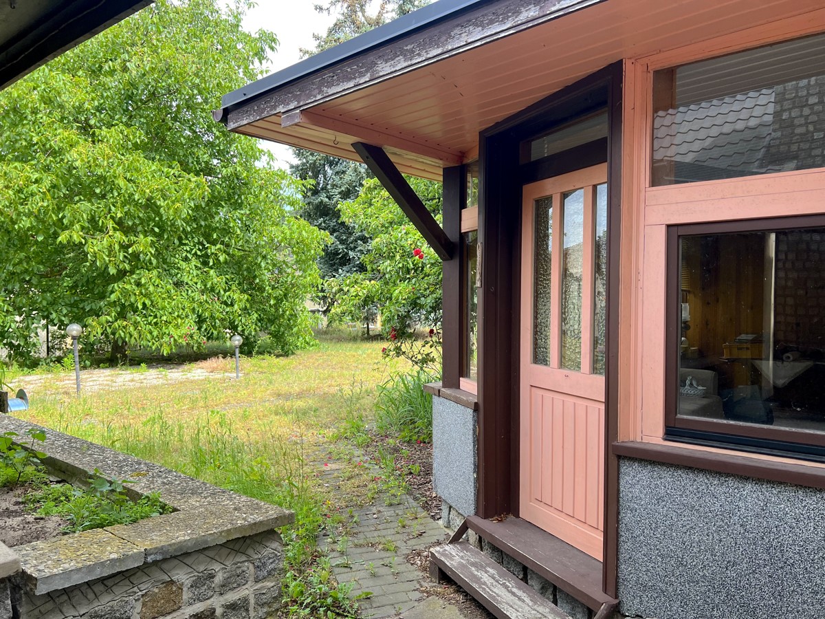 PROVISIONSFREI | Handwerkerobjekt auf großem Grundstück in ruhiger Lage