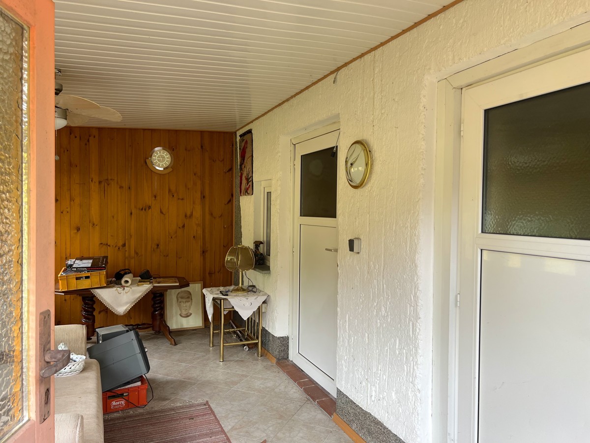 PROVISIONSFREI | Handwerkerobjekt auf großem Grundstück in ruhiger Lage