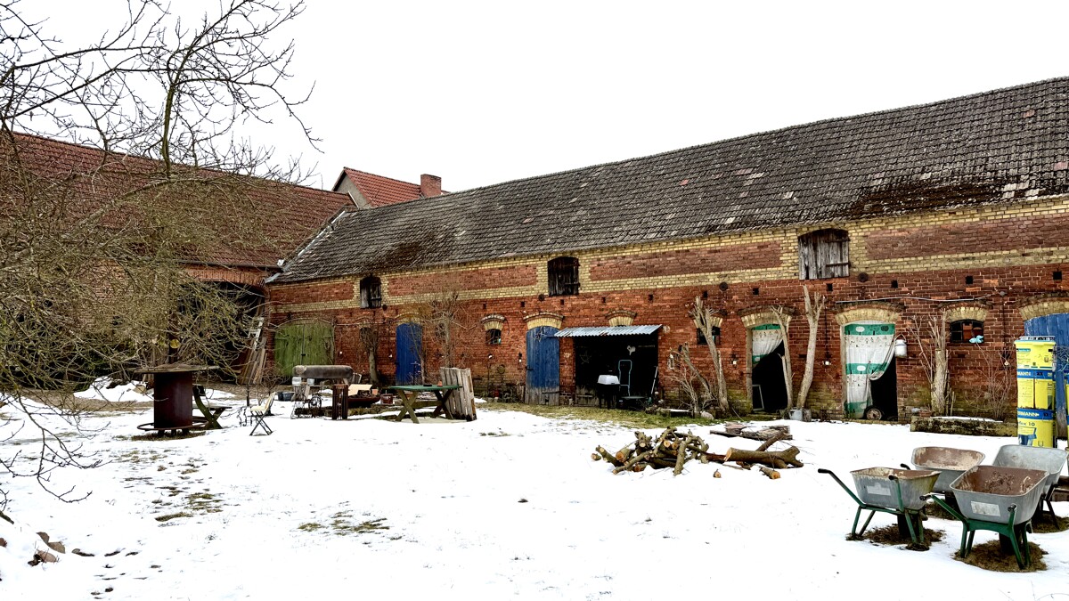 RESERVIERT| Haus mit Geschichte - Wohnen auf 230 m2 plus Ausbauoption - ca. 9300 m2 Grundstück