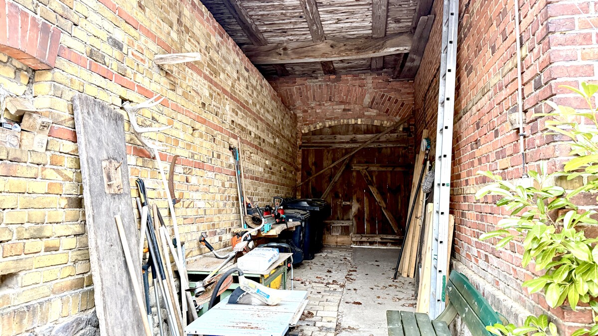 RESERVIERT| Haus mit Geschichte - Wohnen auf 230 m2 plus Ausbauoption - ca. 9300 m2 Grundstück