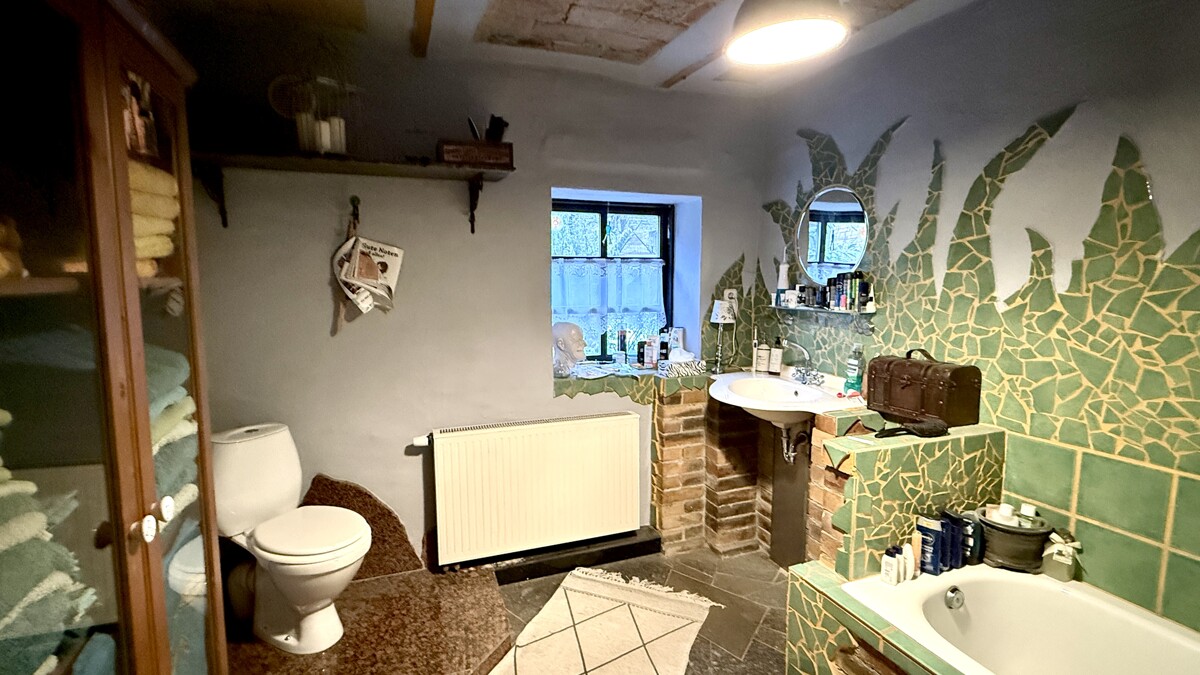 RESERVIERT| Haus mit Geschichte - Wohnen auf 230 m2 plus Ausbauoption - ca. 9300 m2 Grundstück