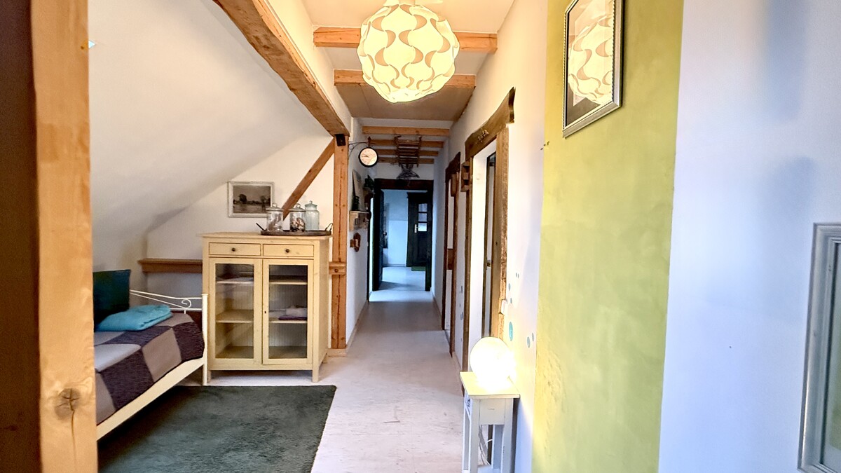 RESERVIERT| Haus mit Geschichte - Wohnen auf 230 m2 plus Ausbauoption - ca. 9300 m2 Grundstück