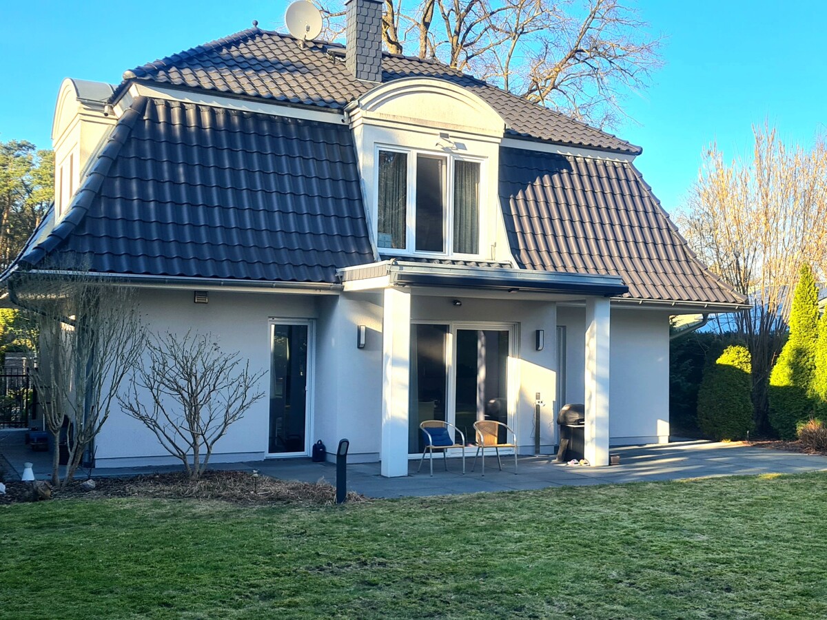 Exklusive Stadtvilla + Gästehaus | 2013, 156 m² + 45 m², Erdwärme, Top-Ausstattung, Südgrundstück