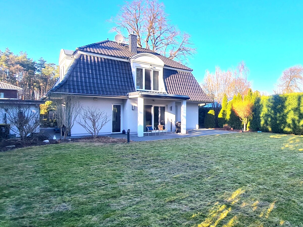 Exklusive Stadtvilla + Gästehaus | 2013, 156 m² + 45 m², Erdwärme, Top-Ausstattung, Südgrundstück