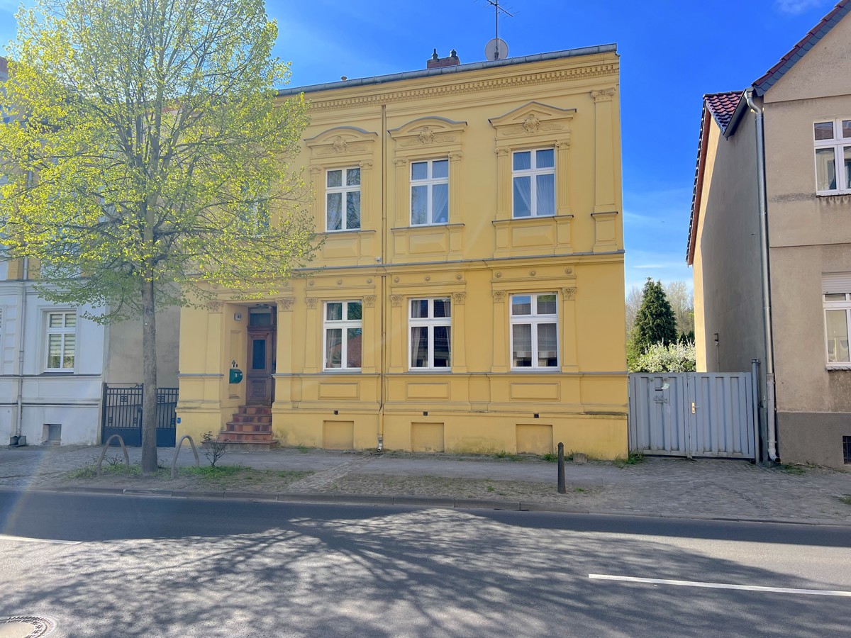 Stilvolle Stadtvilla 170m² mit großem 1383m² Sonnengrundstück in Südlage, viel Potential,
