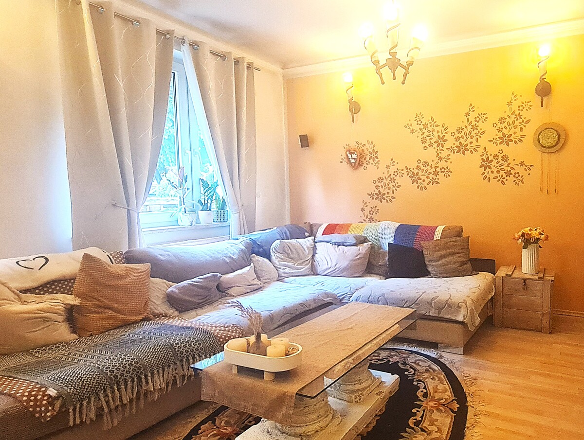 Ideal für kleine Familien: Perfektes Zuhause für bis zu 3 Personen mit Keller, Kamin und vieles mehr