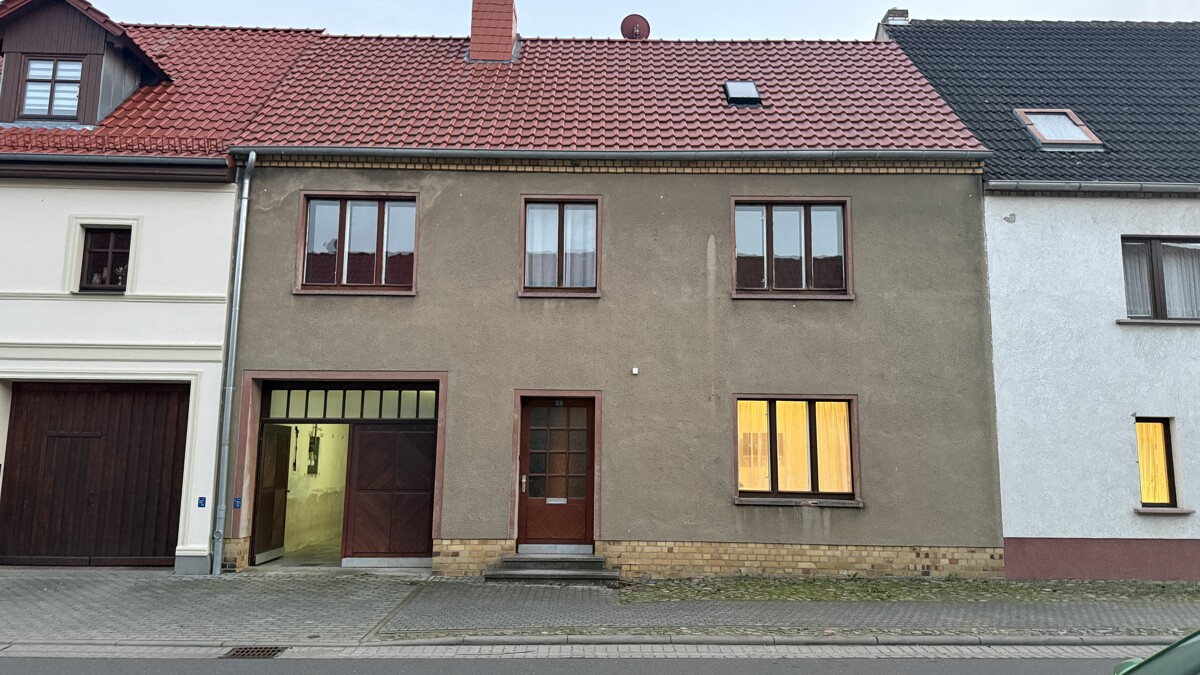 PROVISIONSFREI – Großzügiges Einfamilienhaus mit Nebengebäude und Gartenidylle in Kemberg