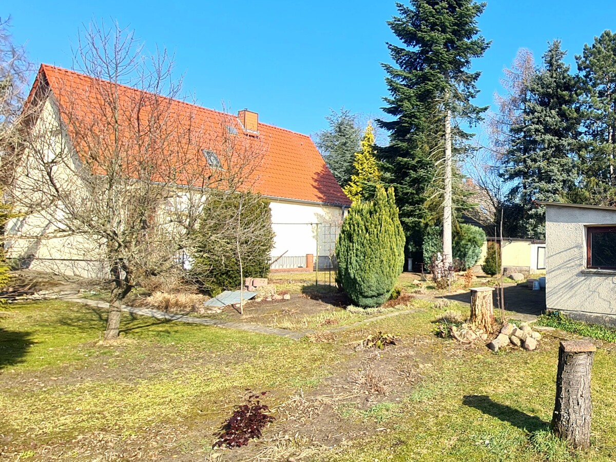 NEUER PREIS|1.056m² Sonnengrundstück in Südlage, charmante Einfamilienhaus, Garage, viel Nebengelass
