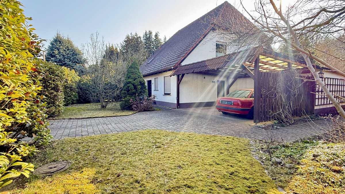 PROVISIONSFREI | Familienhaus mit Einliegerwohnung, Gästehaus, Carport & 1.340 m² Naturgrundstück