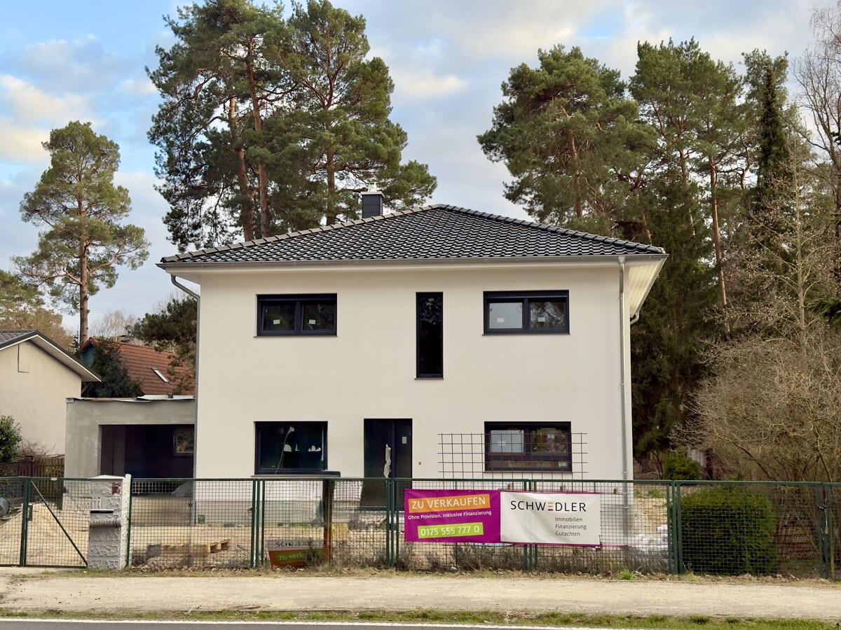 PROVISIONSFREI |Erstbezug von 200 m² Villa mit Balkon, Dachterrassen-Garage und 1.129 qm Garten