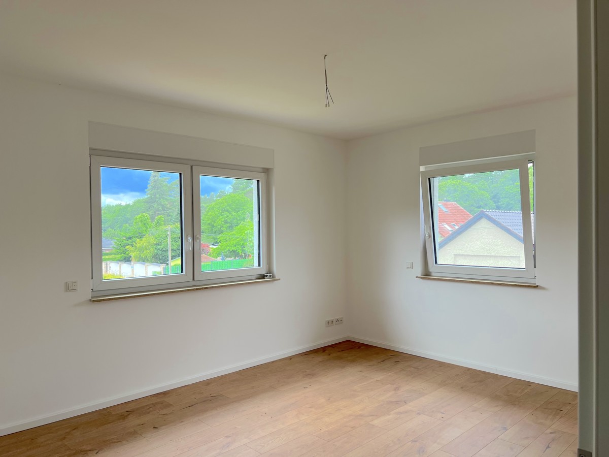 PROVISIONSFREI |Erstbezug von 200 m² Villa mit Balkon, Dachterrassen-Garage und 1.129 qm Garten