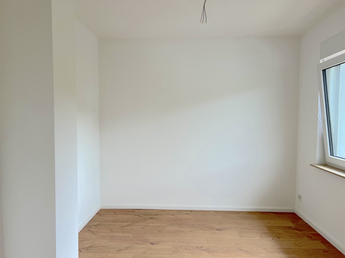 PROVISIONSFREI |Erstbezug von 200 m² Villa mit Balkon, Dachterrassen-Garage und 1.129 qm Garten