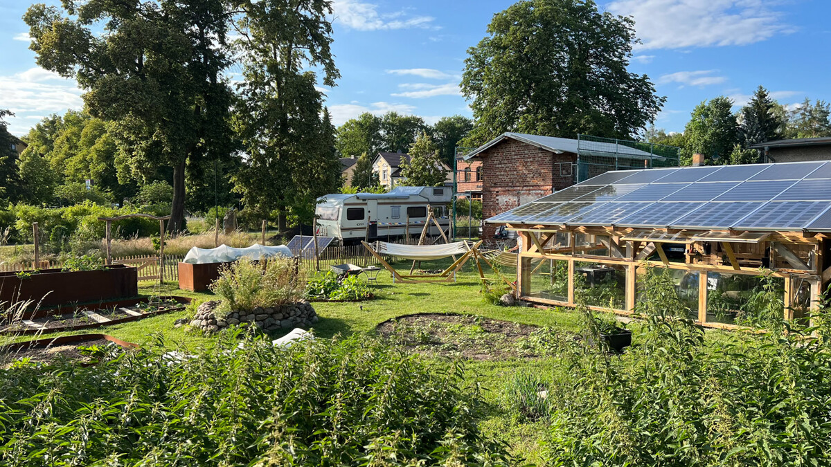 IDYLLE AM BAHNHOF | Kleinhaus zentral mit PV-Anlage und 2 Nebengelassen ohne Provision