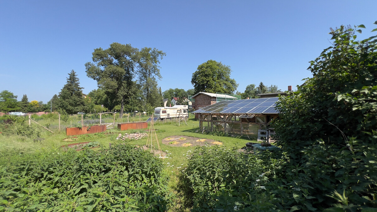 IDYLLE AM BAHNHOF | Kleinhaus zentral mit PV-Anlage und 2 Nebengelassen ohne Provision