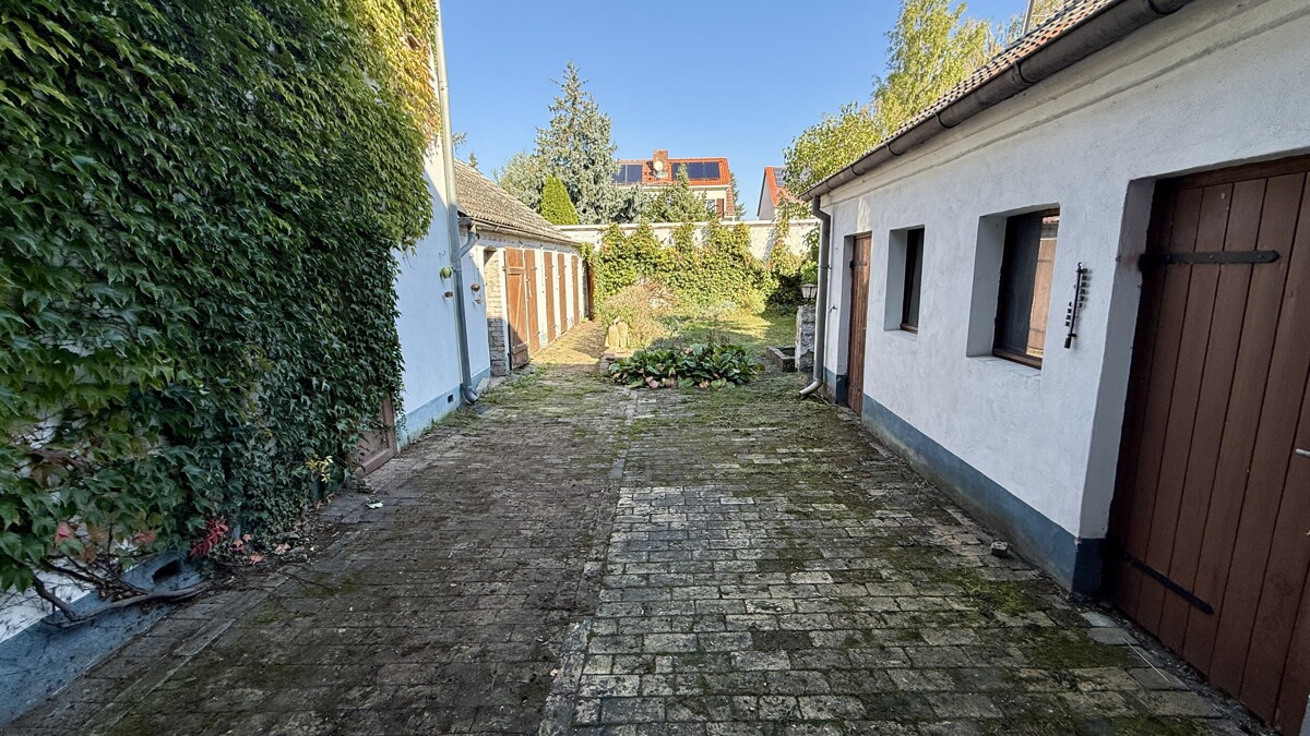 PROVISIONSFREI | Familienidyll mit Elbblick: 7-Zimmer-Haus mit Einliegerwohnung & Garten