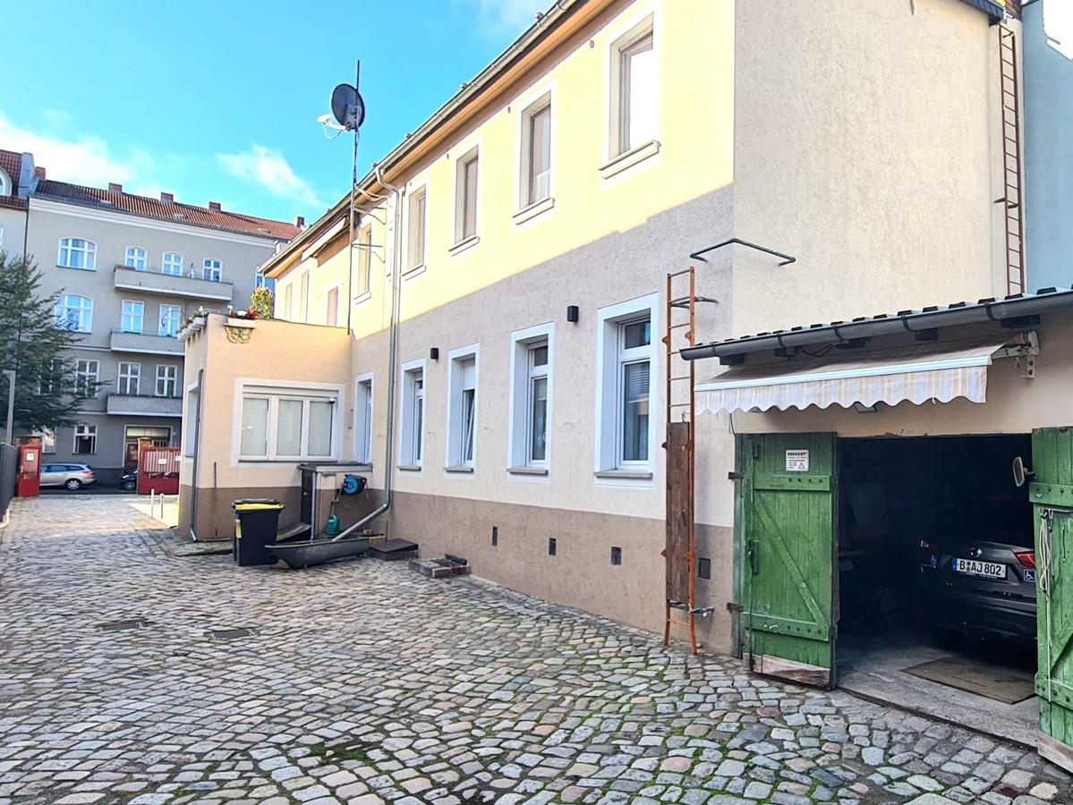 Seltene Gelegenheit in Berlin Nähe Weißensee: 2 Wohneinheiten auf 696 m² Grundstück mit Toplage