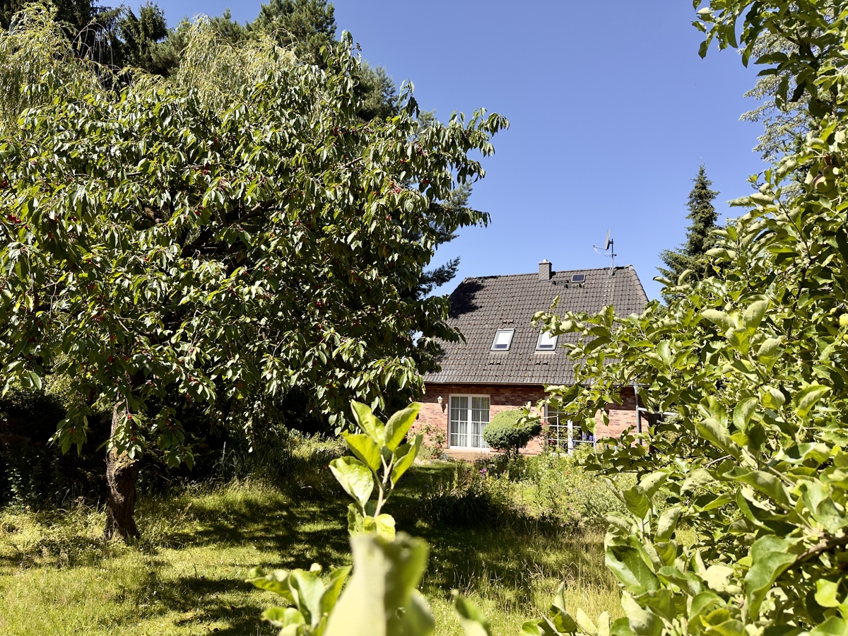 RESERVIERT | PROVISIONSFREI |   Gepflegtes Einfamilienhaus mit großem Grundstück