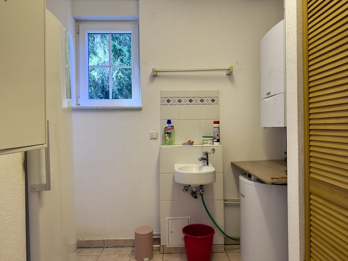 RESERVIERT | PROVISIONSFREI |   Gepflegtes Einfamilienhaus mit großem Grundstück