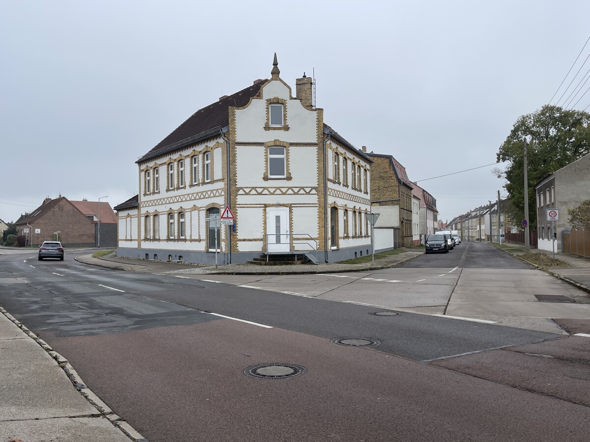 PROVISIONSFREI|Attraktive Kapitalanlage: voll vermietetes 3-FH, 33.900 € Jahresmiete, Faktor 12,6
