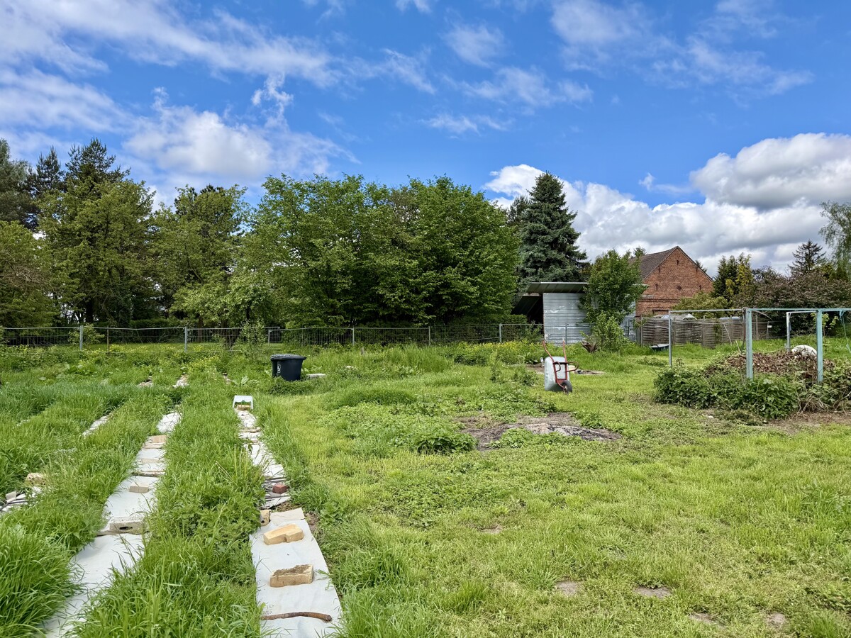 Hinterliegergrundstück mit massiver Scheune in Ahrensfelde sichern - ruhige Ortslage mit Weitblick!