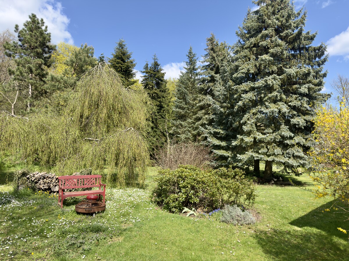 NEUER PREIS | Großzügige Villa mit Schwimmbad und parkähnlichem Garten