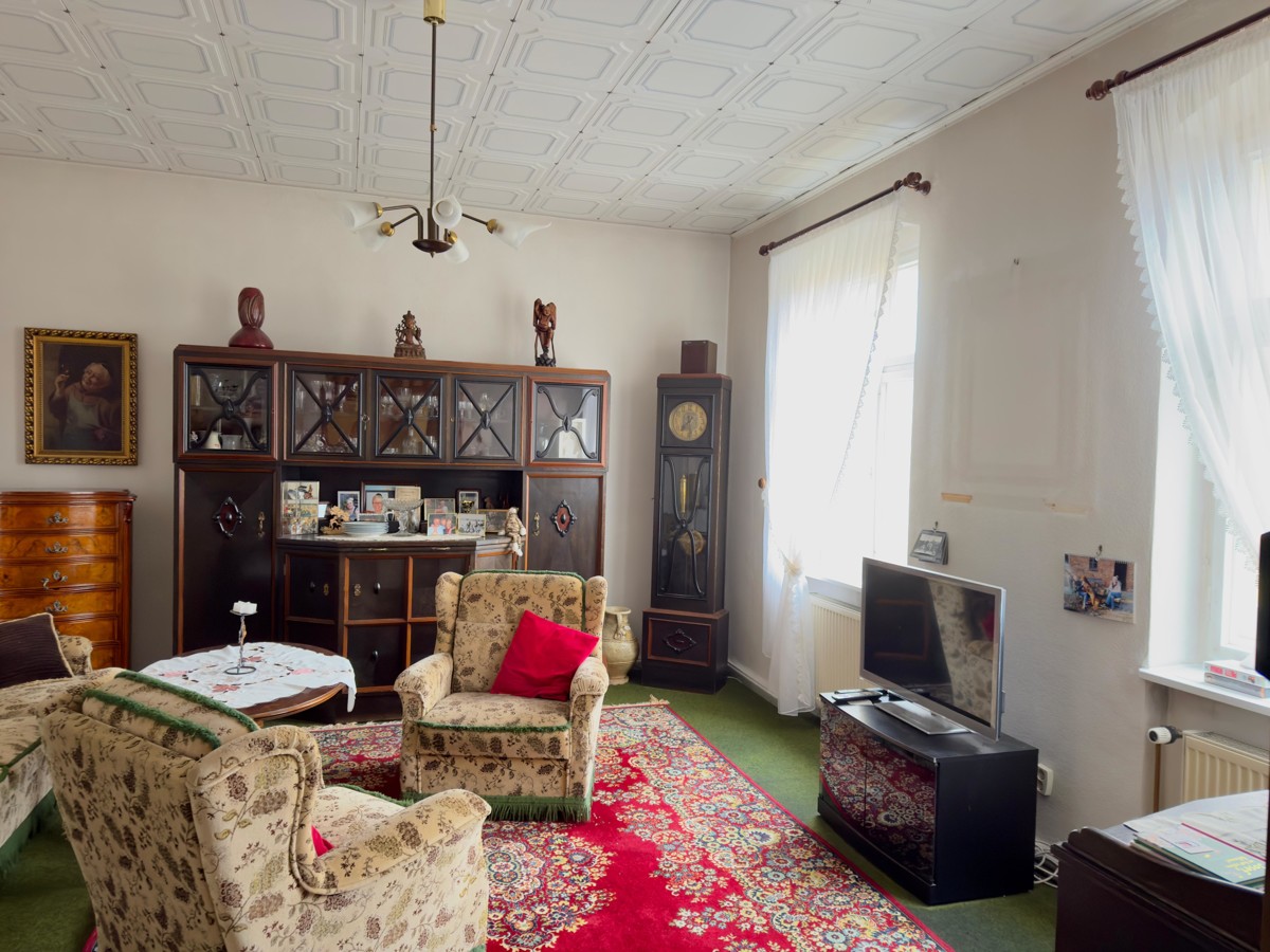 FINALER PREIS | Stilvolle Stadtvilla 170m² mit großem 1383m² Sonnengrundstück & viel Potential