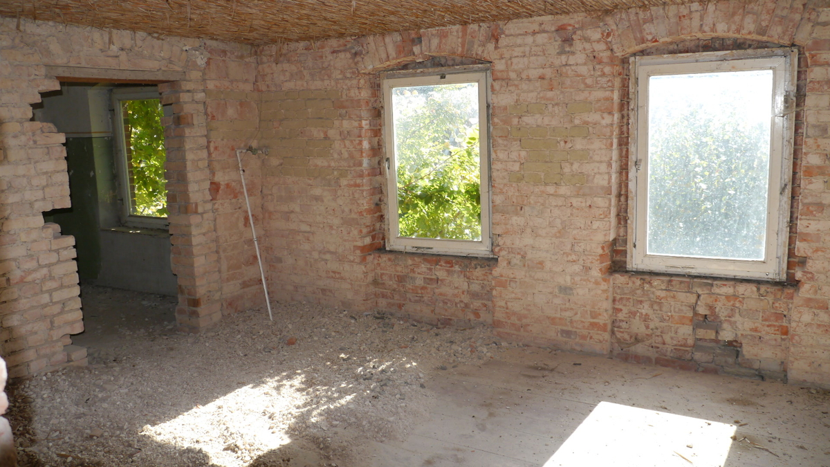 PROVISIONSFREI | Sanierungsobjekt mit Potenzial – 8 Wohnungen, Nebengebäude und 2.626 m² Grundstück
