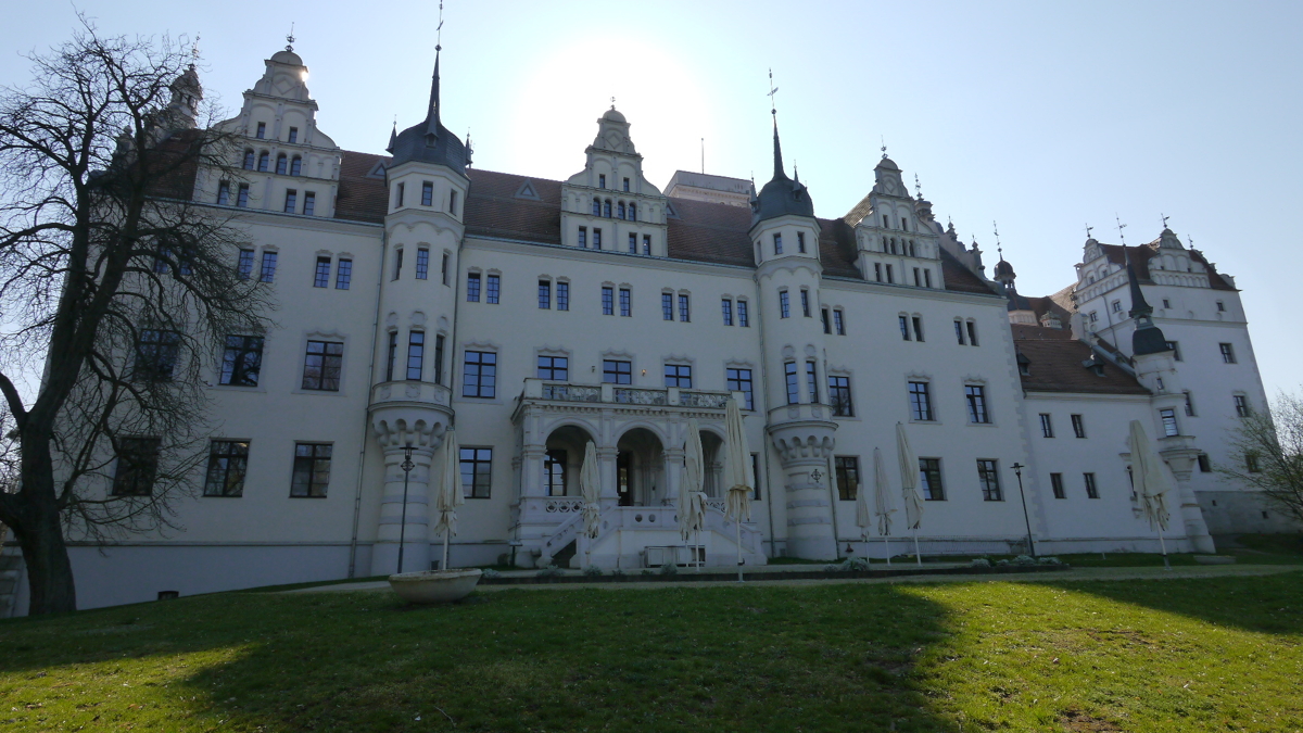 PROVISIONSFREI | Sanierungsobjekt mit Potenzial – 8 Wohnungen, Nebengebäude und 2.626 m² Grundstück