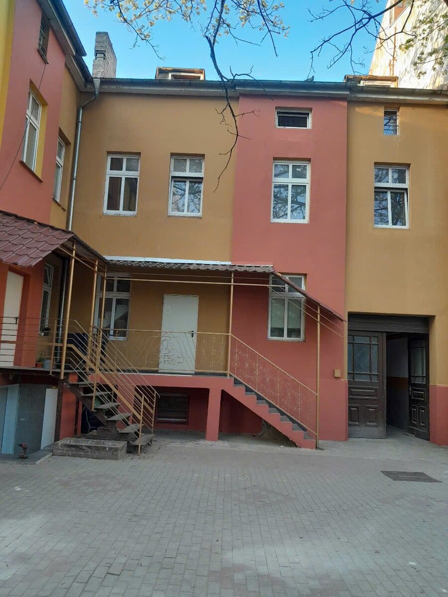 MFH mit gesichertem Cashflow & massivem Ausbaupotenzial, Nähe Bahnhof Lichtenberg (200 m!)