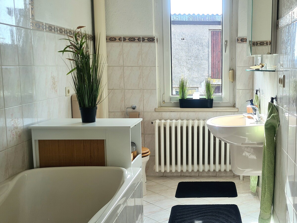 NEUER PREIS | Endlich Platz, Ruhe und Natur - 140m² Haus + 140m² Souterrain + 4638m² Grundstück